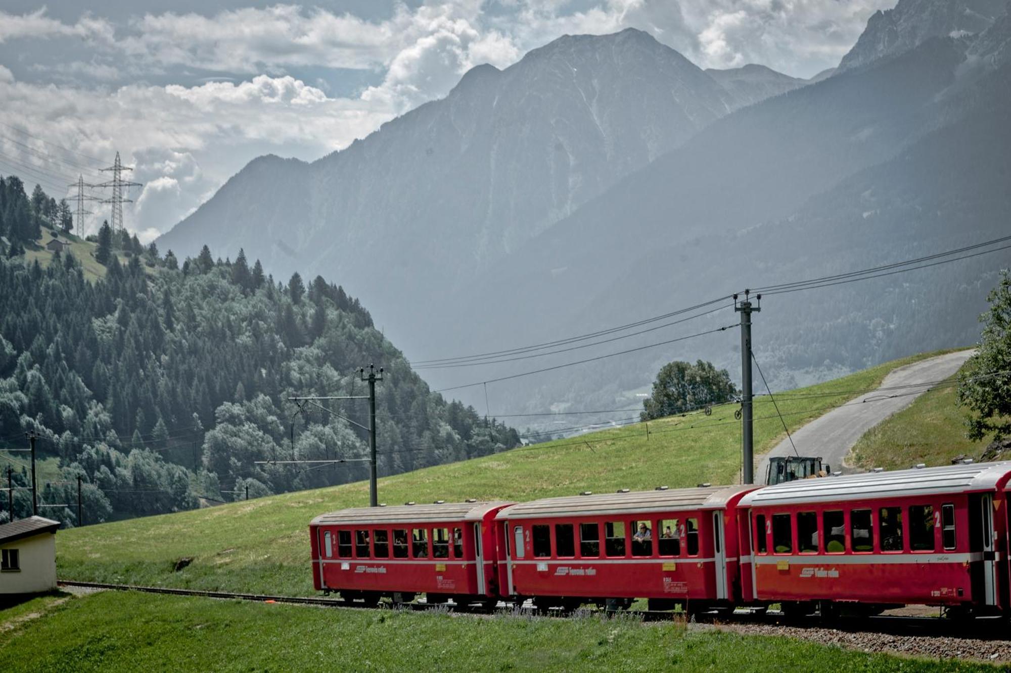 Ristorante Pensione Chalet Stazione Poschiavo Exterior photo